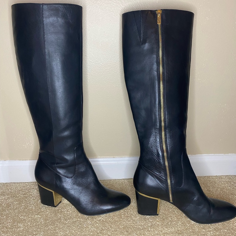 Perfect to wear anytime: Calvin Klein leather black boot